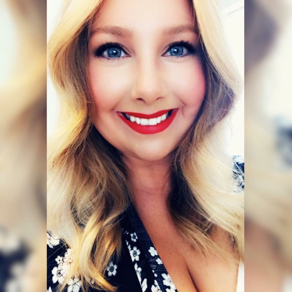 Meet your Posher, Courtney